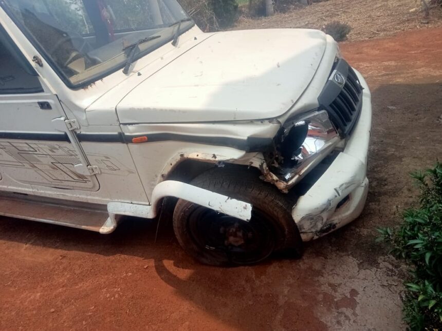 CG ACCIDENT : तेज रफ्तार बाइक और बोलेरो में भिड़ंत, 5 घायल  