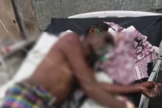 CG Crime: तालाब किनारे चाकूबाजी से मचा हड़कंप, घायल युवक की हालत नाजुक...गांववालों ने किया थाने का घेराव