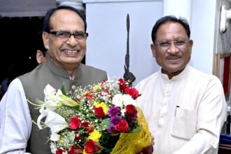 Shivraj Singh Chouhan met CM Sai : CM साय से केंद्रीय मंत्री शिवराज सिंह चौहान ने की सौजन्य मुलाकात, कल 'मोर आवास मोर अधिकार' कार्यक्रम में होंगे शामिल 