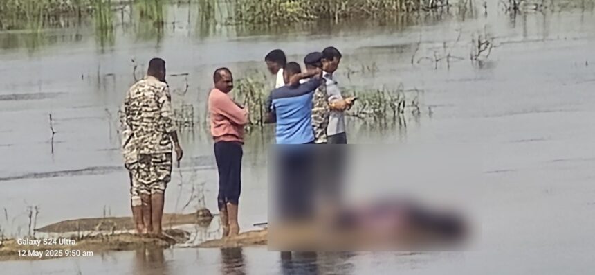 CG NEWS : त्रिवेणी संगम में अधेड़ का शव मिलने से सनसनी, हत्या या आत्महत्या की गुत्थी सुलझाने में जुटी पुलिस