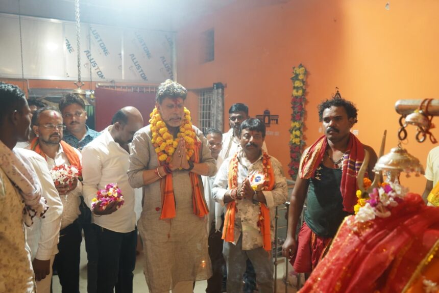 CG : धनियालूर व आड़ावाल के वार्षिक मंड़ई में शामिल हुयें भाजपा प्रदेश अध्यक्ष एवं विधायक किरण देव एवं सांसद महेश कश्यप