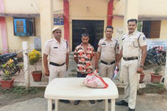 CG: पामगढ़ पुलिस की कार्रवाई, अवैध कच्ची महुआ शराब के साथ आरोपी गिरफ्तार