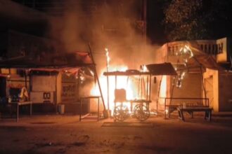 CG BREAKING : शॉर्ट सर्किट से ट्रांसफार्मर में लगी भीषण आग, सामने आया VIDEO 