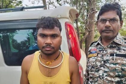 Chhattisgarh : बारात जाने की थी तैयारी और अचानक आ धामकी पुलिस : शादी के मंडप से दुल्हा बने प्रधान आरक्षक गिरफ्तार, नौकरी के नाम पर ठगी और शारीरिक शोषण का आरोप!