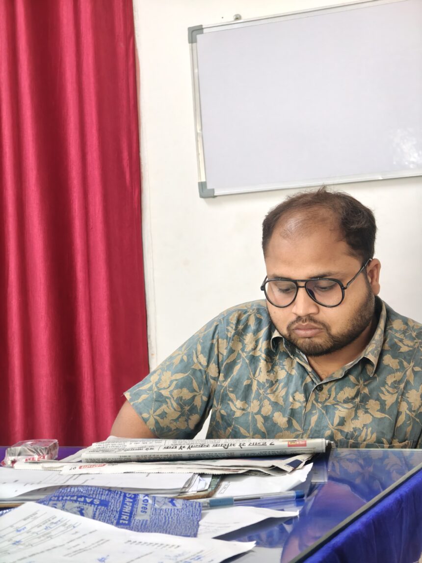 CG : गोबरा नवापारा थाना क्षेत्र में 17 करोड़ की ठगी करने वाला शातिर आरोपी सुनील कंसारी गिरफ्तार, AC में बैठकर थाने में पढ़ रहा पेपर