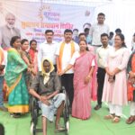 CG : सुशासन तिहार के समाधान शिविर हलामीमुंजमेटा में लक्ष्मण वड्डे को मिली व्हीलचेयर, अब आने-जाने में होगी सहयोग