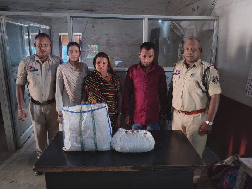 CG News: अवैध गांजा बिक्री में लिप्त मां-बेटे को पुलिस ने किया गिरफ्तार, पुलिस ने की NDPS की कार्रवाई