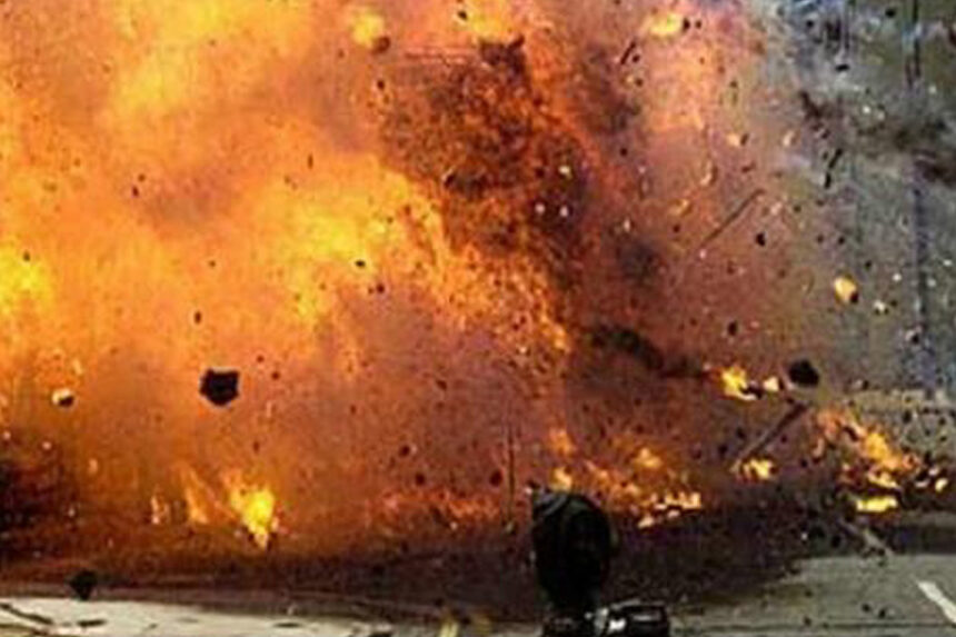 CG BIG BREAKING : छत्तीसगढ़ में बड़ा नक्सली हमला, IED ब्लास्ट में तीन जवान शहीद 