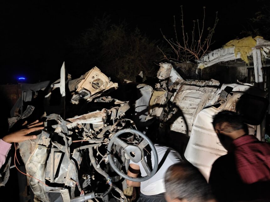 CG ACCIDENT BREAKING : तेज रफ्तार माजदा और ट्रैक्टर में जोरदार भिड़ंत, एक युवक की मौत, तीन गंभीर 