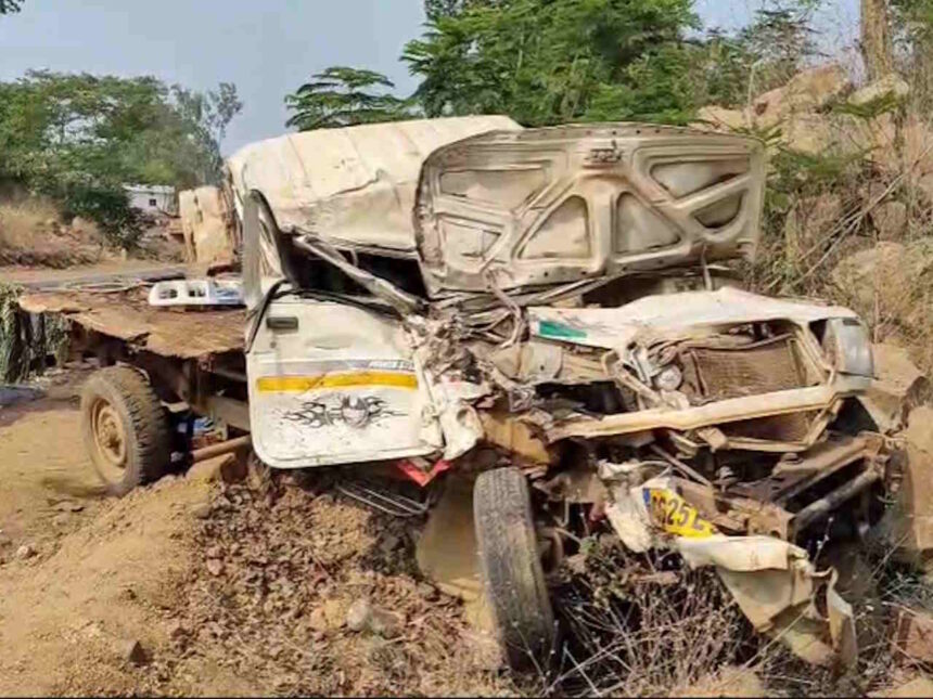 CG NEWS : पिकअप और बोरवेल ट्रक में टक्कर, चालक की मौके पर मौत