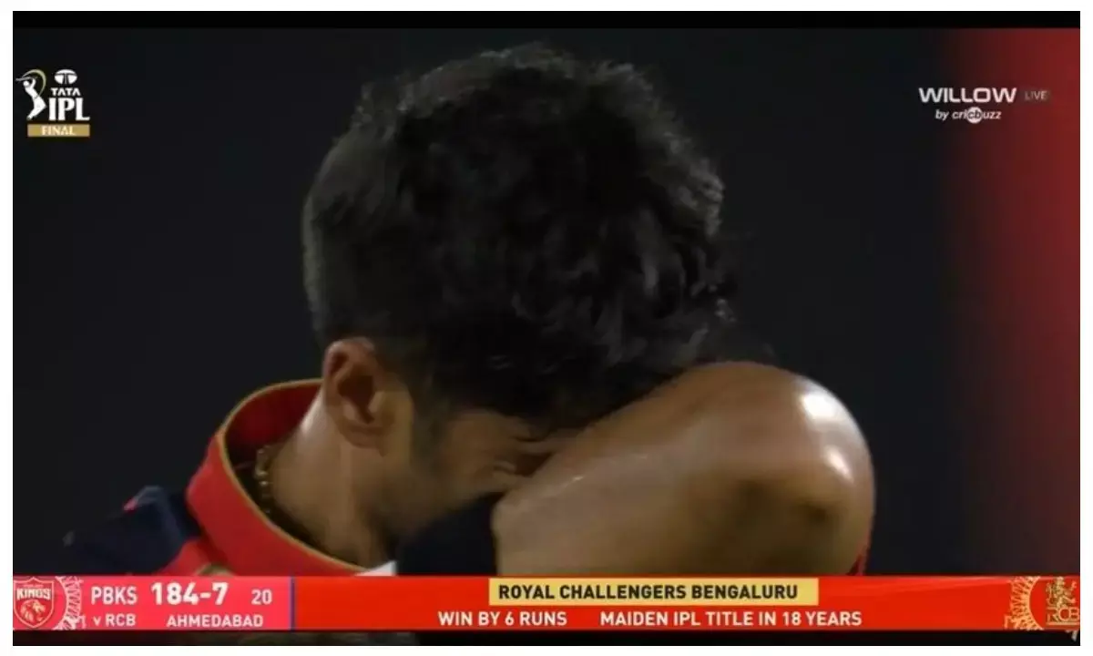 IPL फाइनल मैच में PBKS को जीत नहीं दिला पाने के बाद शशांक सिंह इमोशनल हो गए.