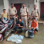 Mahasamund: अवैध शराब के खिलाफ बड़ी कार्रवाई, 30 लीटर कच्ची शराब जब्त, दो गिरफ्तार