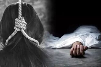 CG NEWS : साड़ी के पल्लू से लटका मिला महिला का शव, आत्महत्या या साजिश? फैली सनसनी