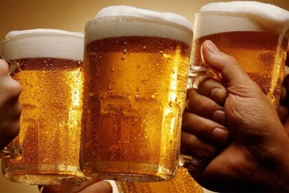 Urine Beer: बीयर पीने वाले सावधान! इस कंपनी की बीयर में मिलाई जाती है इंसानों की पेशाब