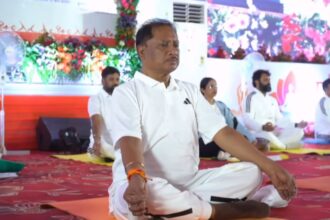 International Yoga Day : योग दिवस पर CM साय ने जशपुर के रणजीता स्टेडियम में किया योगाभ्यास