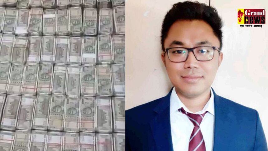 BREAKING : ओडिशा में बड़ा प्रशासनिक घोटाला; IAS अफ़सर धीमन चकमा रिश्वत लेते रंगे हाथ गिरफ्तार, घर से ₹47 लाख कैश बरामद
