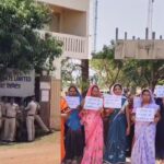 Mahasamund : नगर पंचायत तुमगांव के ग्रामीणों ने घेरा वामा डेयरी, बोले- 421 रुपए की पेमेंट स्लिप में हस्ताक्षर कराकर 250 रुपए दे रहे मजदूरी