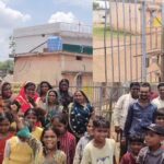 CG NEWS : ग्राम पंचायत दनिया में ग्रामीणों ने स्कूल में जड़ा ताला; शिक्षक के दुर्व्यवहार और बदहाल शिक्षा व्यवस्था से आक्रोश