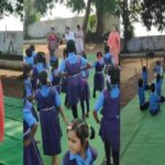 CG VIDEO : "पीना है तो जीना है" गाने पर बच्चों से कराया डांस, अभनपुर स्कूल में योग दिवस की जगह फूहड़ता!