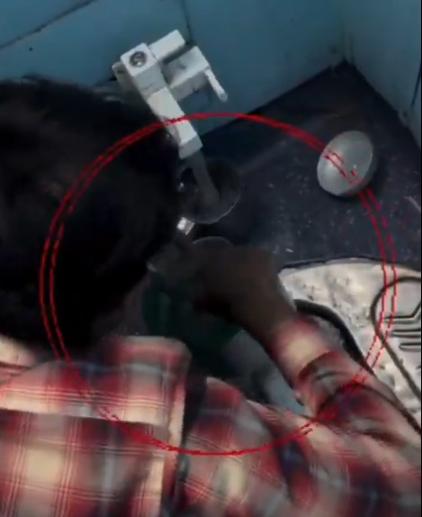Video : ट्रेन में चाय पीने से पहले देखें ये वीडियो, टॉयलेट के मग से धोई जा रही चाय की केतली