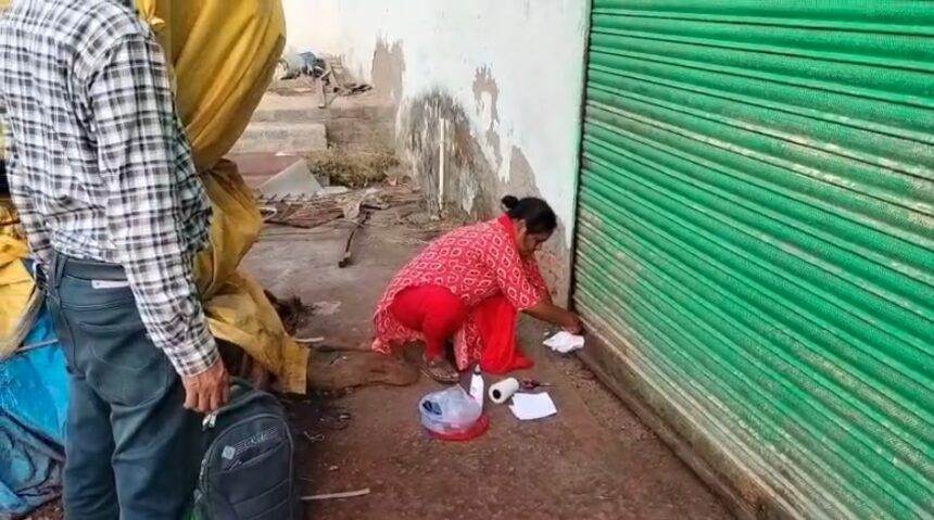 Durg Breaking: अवैध गुटका-सुपारी फैक्ट्री पर पड़ी प्रशासन रेड, 52 हजार किलो माल जब्त, कारखाना सील