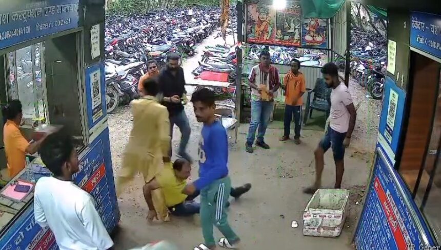 RAIPUR VIDEO : रायपुर रेलवे स्टेशन के पार्किंग में एक युवक से की गई चाकूबाजी और मारपीट, वीडियो वायरल