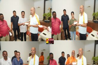 रायपुर। CG : रायपुर सांसद एवं भारतीय जनता पार्टी के वरिष्ठ नेता श्री बृजमोहन अग्रवाल ने एक बार फिर समाज के जरूरतमंद वर्गों के प्रति अपनी संवेदनशीलता और सेवा भावना का परिचय दिया है। उन्होंने आज 40 हितग्राहियों को स्वास्थ्य एवं शिक्षा सहायता हेतु चेक वितरित किए। इस अवसर पर श्री अग्रवाल ने कहा कि कहा कि, “यह छोटी-छोटी मददें कई बार किसी के जीवन की दिशा और दशा बदल सकती हैं। स्वास्थ्य और शिक्षा के क्षेत्र में यह सहयोग इन लाभार्थियों को नई आशा और आत्मविश्वास देगा। उन्होंने यह भी बताया कि लाभार्थियों का चयन पूरी पारदर्शिता और पात्रता के आधार पर किया गया है, ताकि सहायता सही व्यक्ति तक पहुँचे और इसका अधिकतम लाभ मिले। इस अवसर पर लाभार्थियों और उनके परिजनों ने सांसद श्री अग्रवाल के प्रति आभार व्यक्त करते हुए कहा कि यह सहयोग उनके लिए किसी संजीवनी से कम नहीं है।