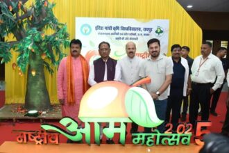 CG : सीएम साय के साथ आम महोत्सव में शामिल हुए विधायक अनुज शर्मा 