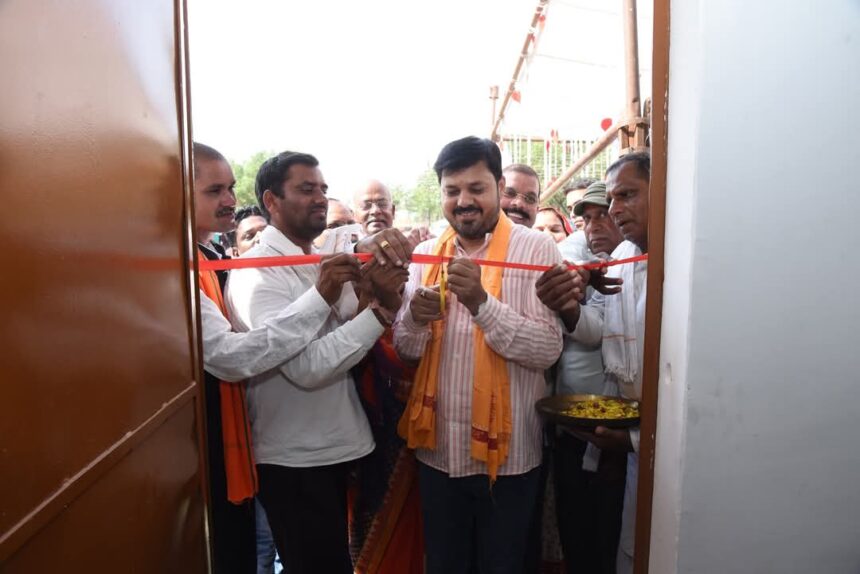 RAIPUR : विधायक अनुज शर्मा ने बरौदा में बालिका छात्रावास भवन का किया लोकार्पण व शिलान्यास