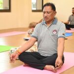 CG NEWS: मुख्यमंत्री विष्णु देव साय ने चिंतन शिविर 2.0 के दूसरे दिन योग से की शुरुआत, मंत्रिमंडल के साथ किए विभिन्न आसन