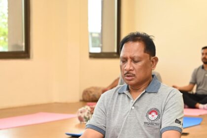 CG NEWS: मुख्यमंत्री विष्णु देव साय ने चिंतन शिविर 2.0 के दूसरे दिन योग से की शुरुआत, मंत्रिमंडल के साथ किए विभिन्न आसन