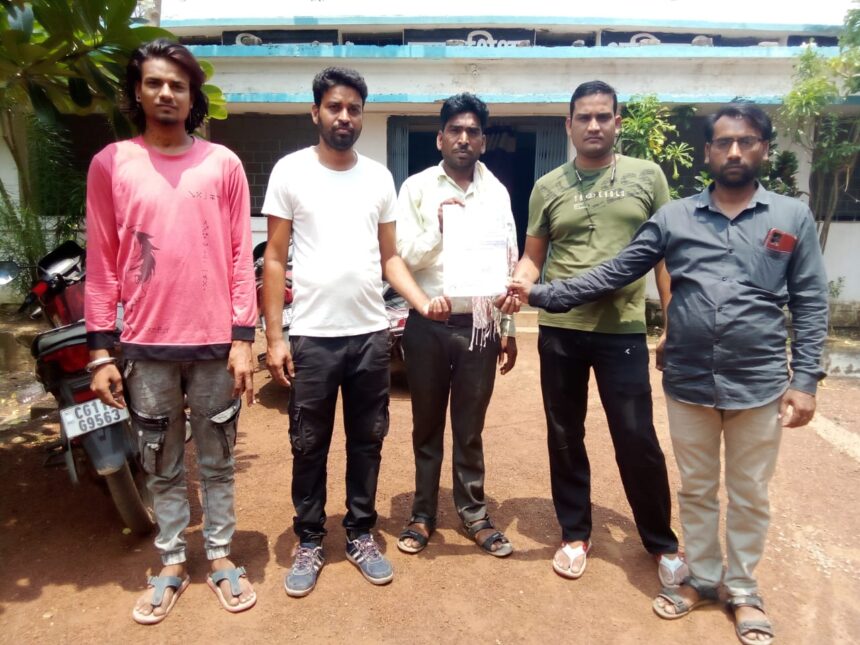 CG : दो सूत्रीय मांगों को लेकर स्कूल सफाई कर्मचारी संघ का प्रदेश स्तरीय हड़ताल शुरू