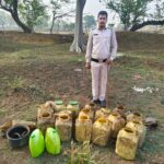 आबकारी ने महुआ शराब के साथ तीन आरोपी को किया गिरफ्तार, चार आरोपियों से 72 लीटर महुआ शराब और 350 किलो लहान किया गया जप्त..