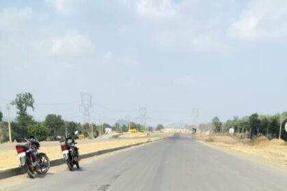 CG ACCIDENT : तेज रफ्तार वाहन की ठोकर से युवक की मौत, दूसरा घायल 