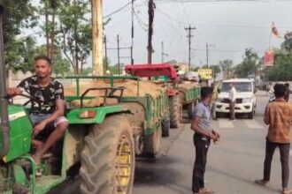 CG NEWS : प्रशासन सख्त, अब बख्शे नहीं जाएंगे रेत माफिया, अवैध परिवहन करते 3 ट्रैक्टर जब्त 