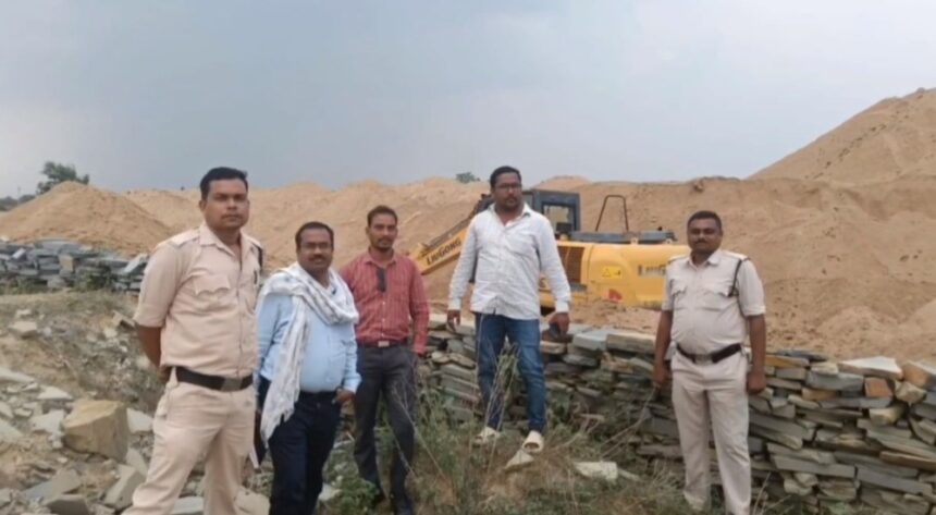 Mahasamund : खनिज विभाग की बड़ी कार्रवाई, अवैध रेत के भंडारण पर कसा शिकंजा
