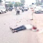 CG ACCIDENT BREAKING : तेज रफ्तार का कहर; टैक्टर ने बाइक सवार युवक को कुचला