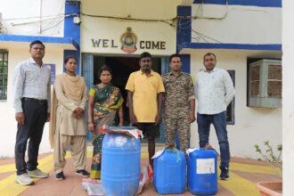 CG News : देवभोग पुलिस की ताबड़तोड़ कार्रवाई, 95 लीटर अवैध ताड़ी के साथ दो आरोपी गिरफ्तार