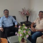 RAIPUR : दैनिक वेतन भोगी कर्मचारी संघ के पदाधिकारियों ने PHE विभाग के प्रमुख अभियंता से की भेंट, कर्मचारियों को योग्यता अनुसार सीधी भर्ती में छूट देने की मांग की 