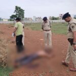 CG CRIME NEWS : नगर निगम के सफाई कर्मी की गला रेतकर हत्या, खाली मैदान में पड़ी मिली लाश, इलाके में फैली सनसनी 