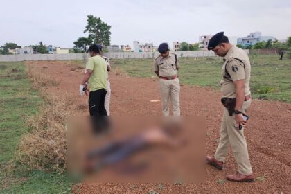 CG CRIME NEWS : नगर निगम के सफाई कर्मी की गला रेतकर हत्या, खाली मैदान में पड़ी मिली लाश, इलाके में फैली सनसनी 