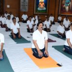 International Yoga Day : अंतर्राष्ट्रीय योग दिवस के अवसर पर विधानसभा सचिवालय में किया गया योग अभ्यास