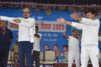 International Yoga Day : भागदौड़ और तनावपूर्ण जिंदगी में खुद को स्वस्थ रखने का सबसे आसान उपाय है योग : राज्यपाल डेका