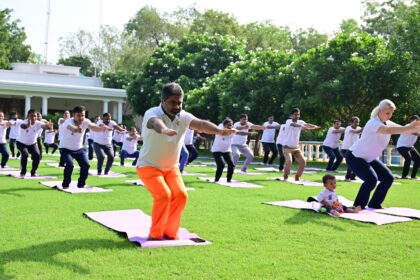 CG : शिवसेना के राष्ट्रीय समन्वयक डॉ. अभिषेक वर्मा ने योग दिवस पर किया योग एवं लोगों से इसे जीवन में उतारने की अपील