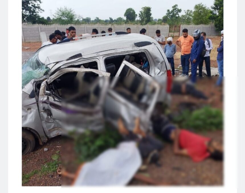 CG ACCIDENT BREAKING : सड़क हादसे में तीन की मौत, तेज रफ्तार अनियंत्रित कार दीवार से टकराई