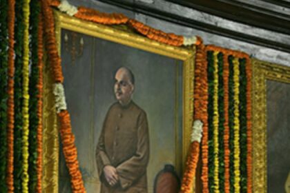 Shyama Prasad Mukherjee : डॉ. श्यामा प्रसाद मुखर्जी के बलिदान दिवस पर पीएम मोदी ने श्रद्धांजलि अर्पित की