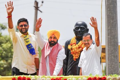 Gujarat Assembly by-election : AAP प्रत्याशी गोपाल इटालिया ने बीजेपी के किरीट पटेल को 17,554 मतों से हराया 