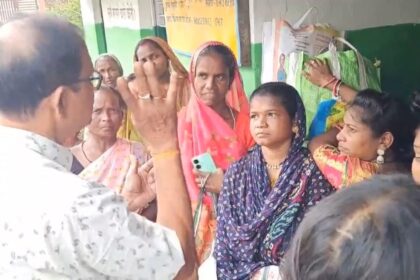 CG NEWS : राशन वितरण में अव्यवस्था पर खाद्य विभाग में मचा हड़कंप, अधिकारियों ने लिया जायजा