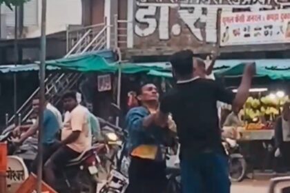 CG VIDEO : गरियाबंद में दिनदहाड़े राहगीर पर चाकू से हमला, वीडियो वायरल, आरोपी हिरासत में