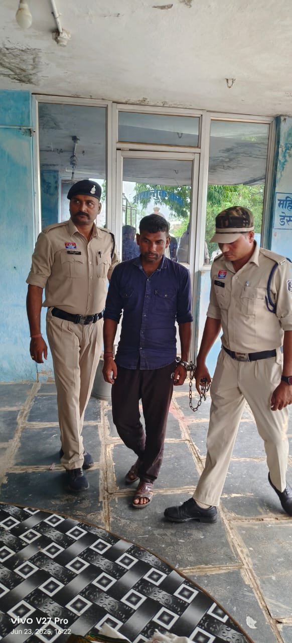 CG: लाखों की ठगी का भंडाफोड़ ! कवर्धा पुलिस ने शातिर को दबोचा, मजदूर लाने के नाम पर दिया धोखा